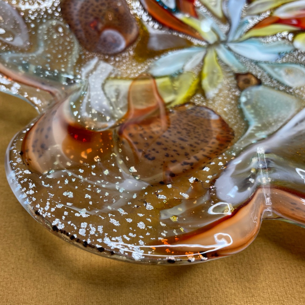 Vintage Venetian Murano art glass leaf shape bowl / dish - Picture 4 of 11